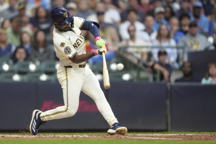 Monasterio and Durbin homer in the Brewers' 7-5 victory over the Diamondbacks